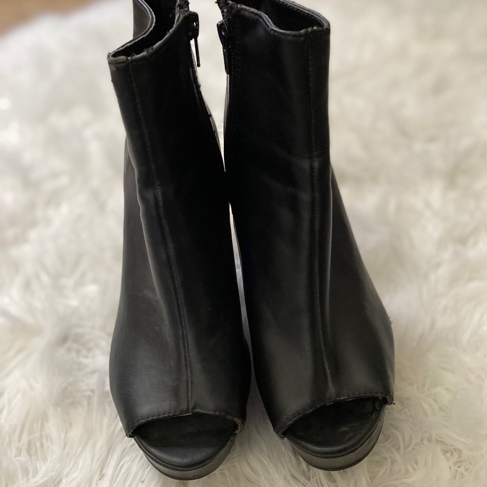 Open toe wedged boots